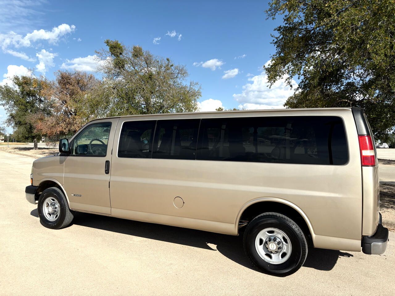 2005 Chevrolet Express 3500 photo 3