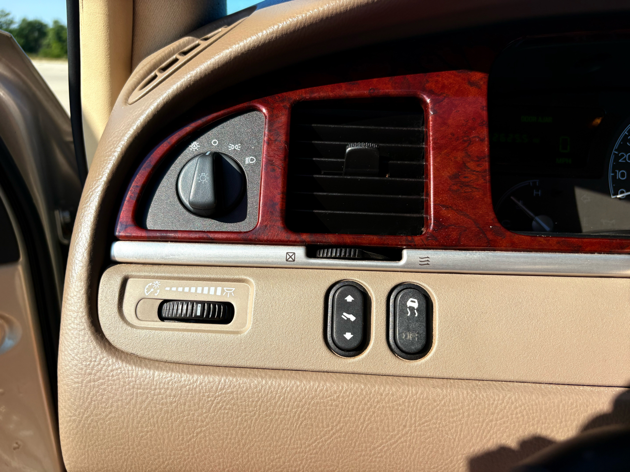 Lincoln Town Car Signature 2003 Lincoln Town Car Signature 2003