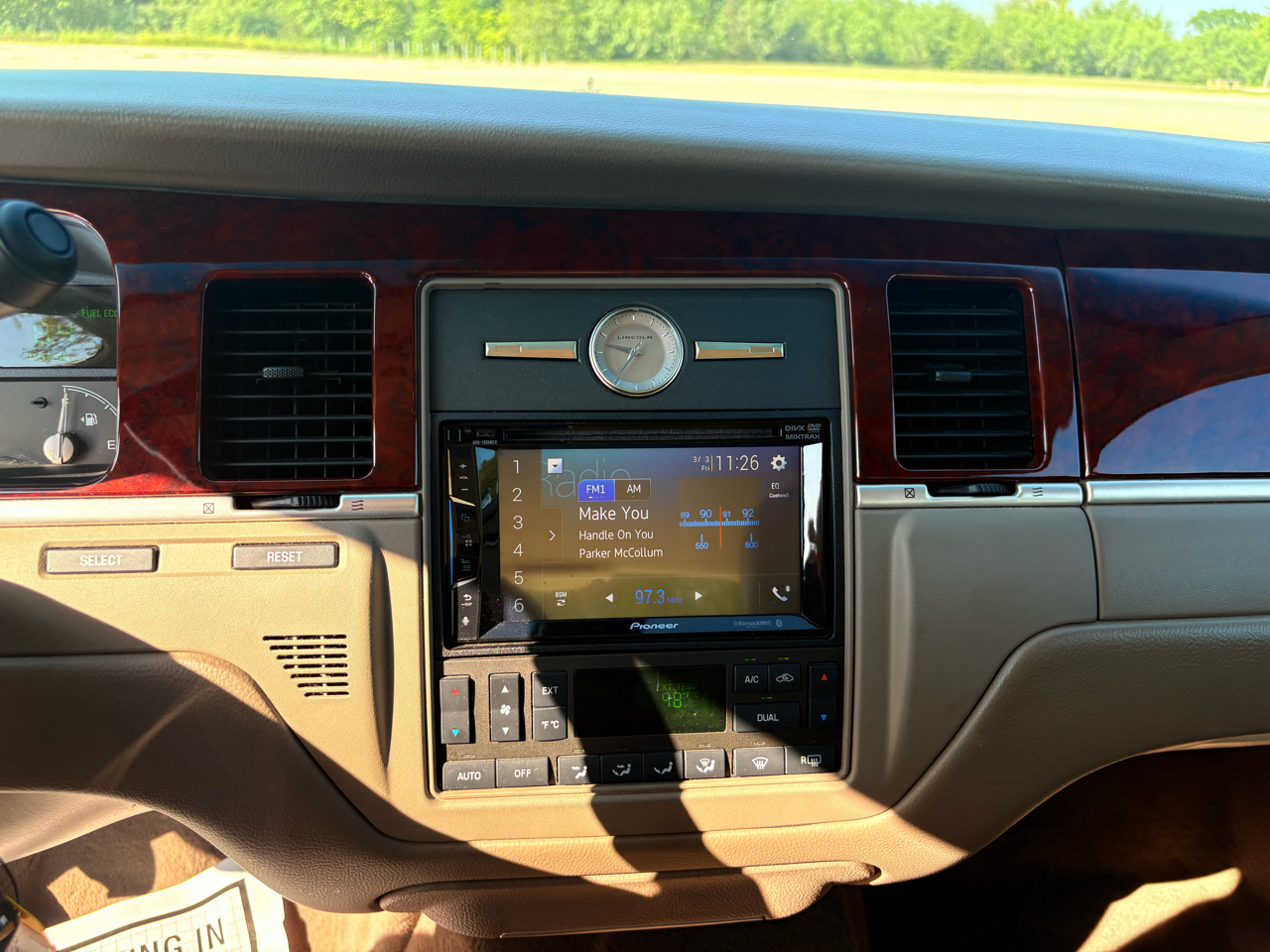 Lincoln Town Car Signature 2003 Lincoln Town Car Signature 2003