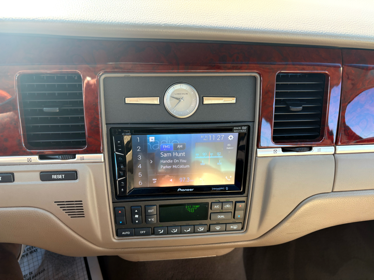 Lincoln Town Car Signature 2003 Lincoln Town Car Signature 2003