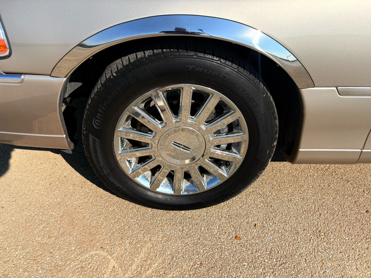 Lincoln Town Car Signature 2003 Lincoln Town Car Signature 2003