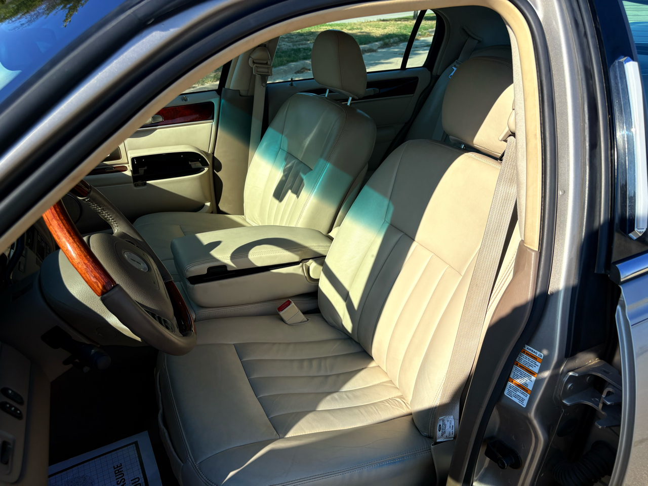 Lincoln Town Car Signature 2003 Lincoln Town Car Signature 2003