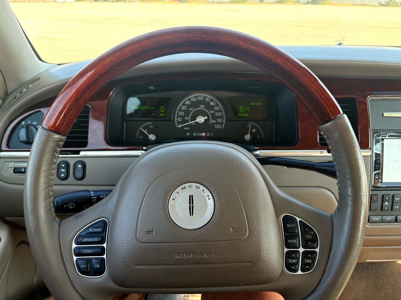 Lincoln Town Car Signature 2003 Lincoln Town Car Signature 2003