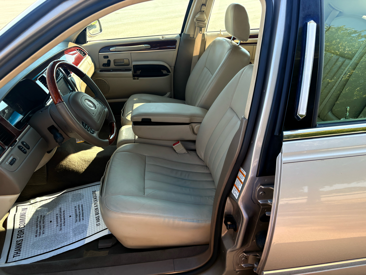 Lincoln Town Car Signature 2003 Lincoln Town Car Signature 2003