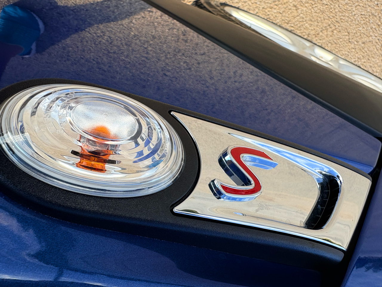 2013 Mini Cooper Hardtop S photo 2