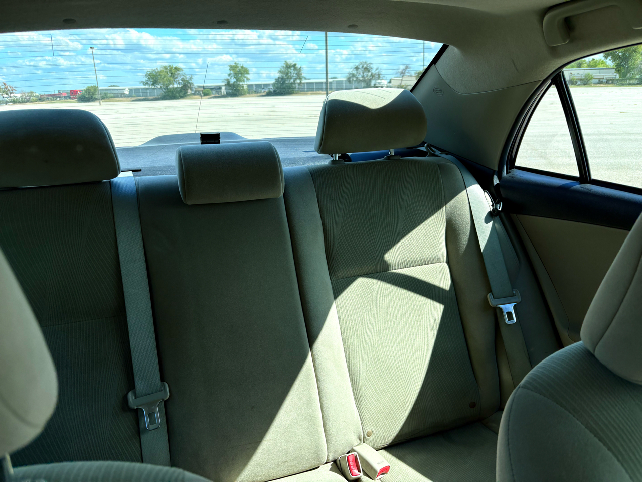 2012 Toyota Corolla LE photo 6