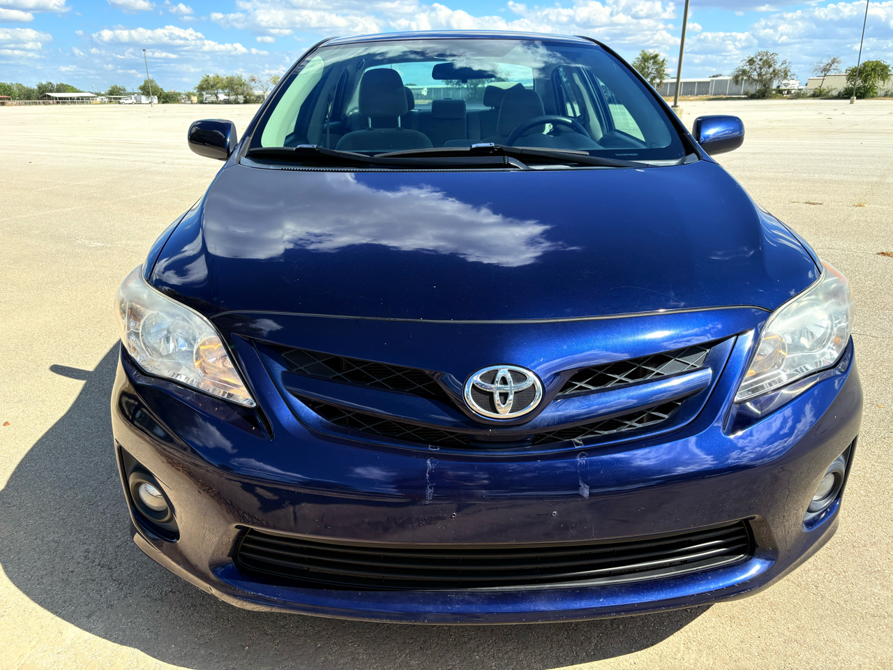 2012 Toyota Corolla LE photo 9