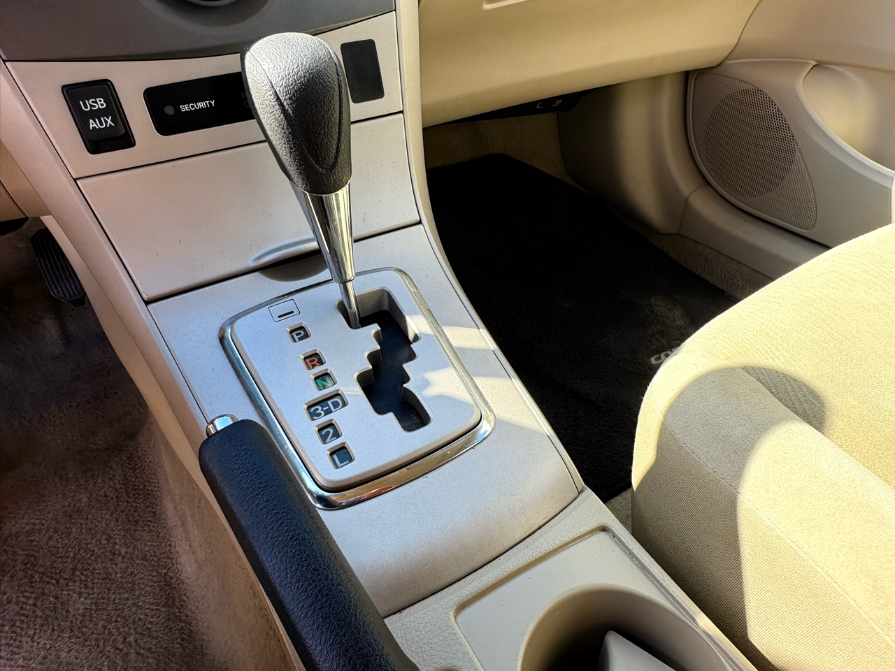 2012 Toyota Corolla LE photo 19