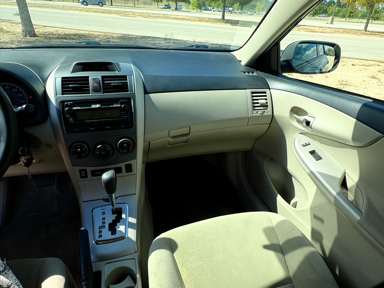 2012 Toyota Corolla LE photo 20