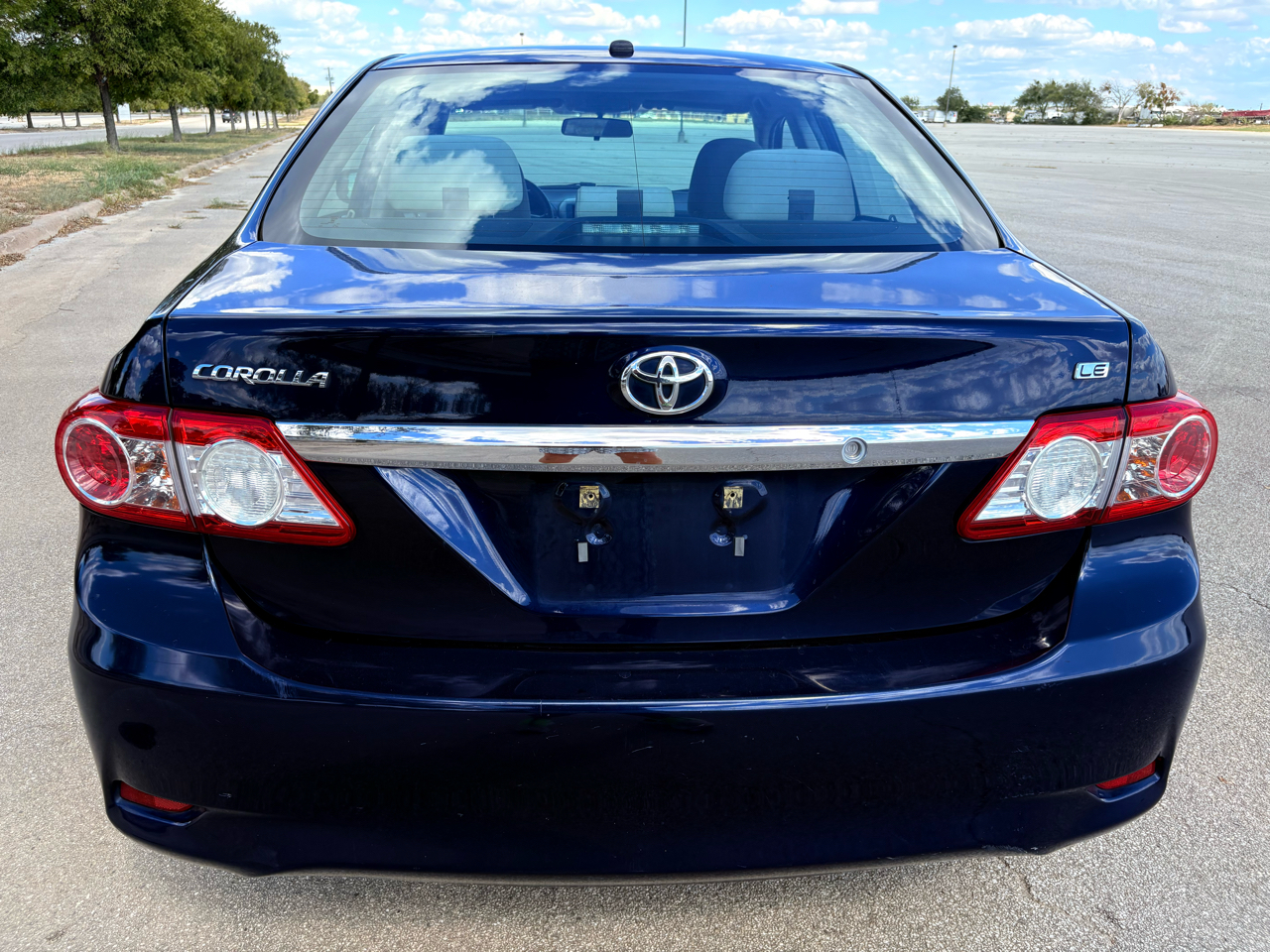 2012 Toyota Corolla LE photo 24