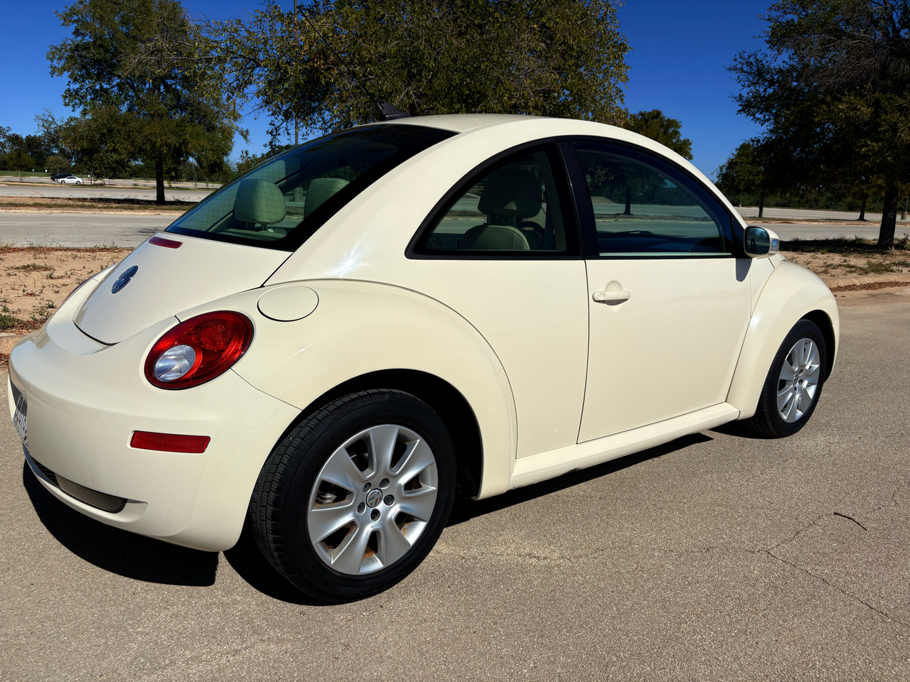 Volkswagen New Beetle 2.5L PZEV 2010 Volkswagen New Beetle 2.5L PZEV 2010