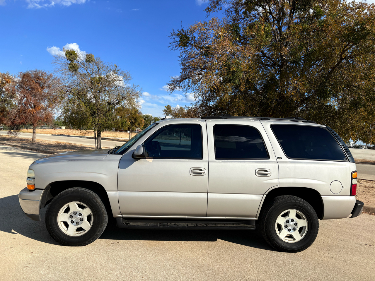 Chevrolet Tahoe 2WD 2004 Chevrolet Tahoe 2WD 2004