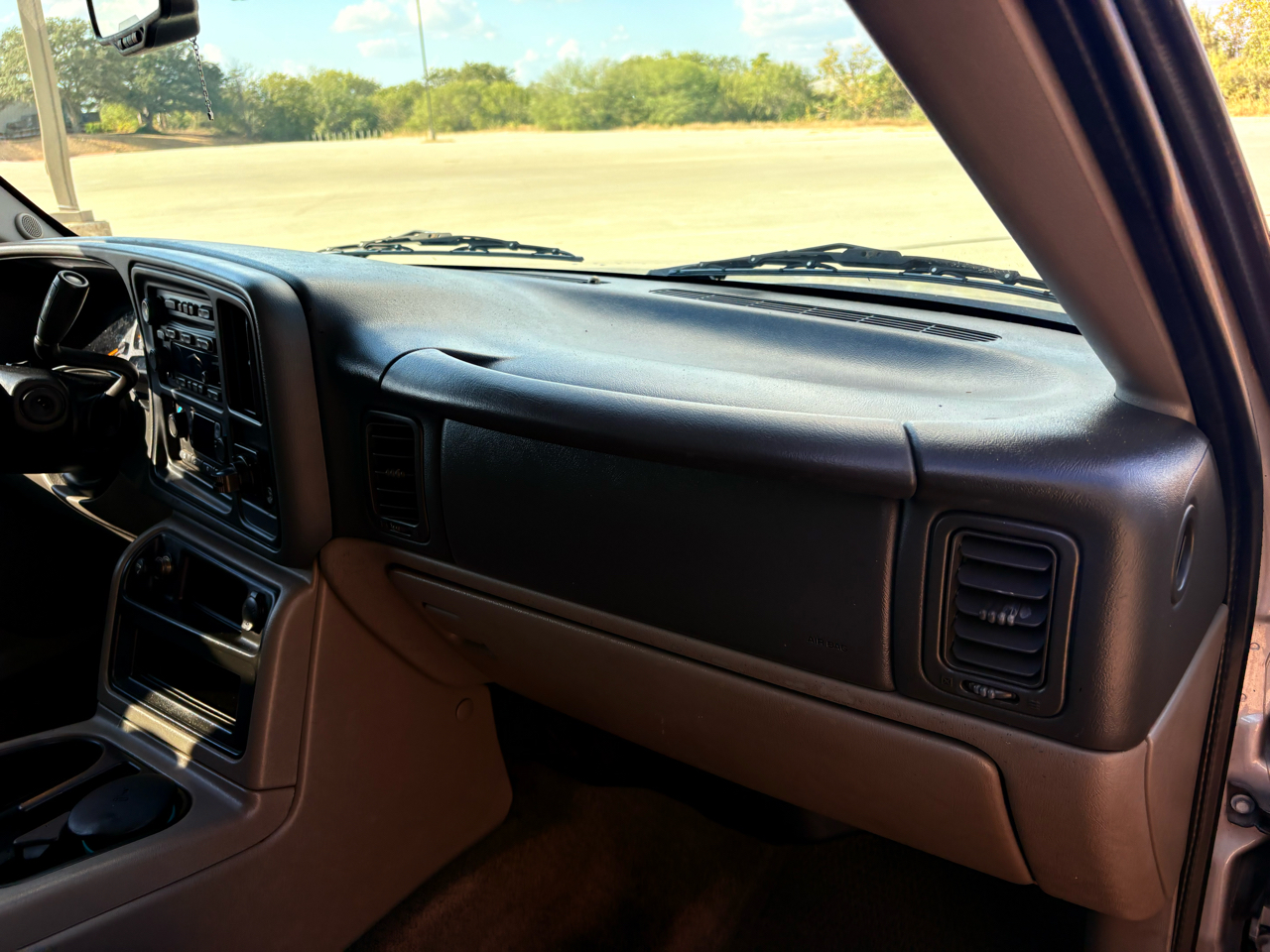 Chevrolet Tahoe 2WD 2004 Chevrolet Tahoe 2WD 2004