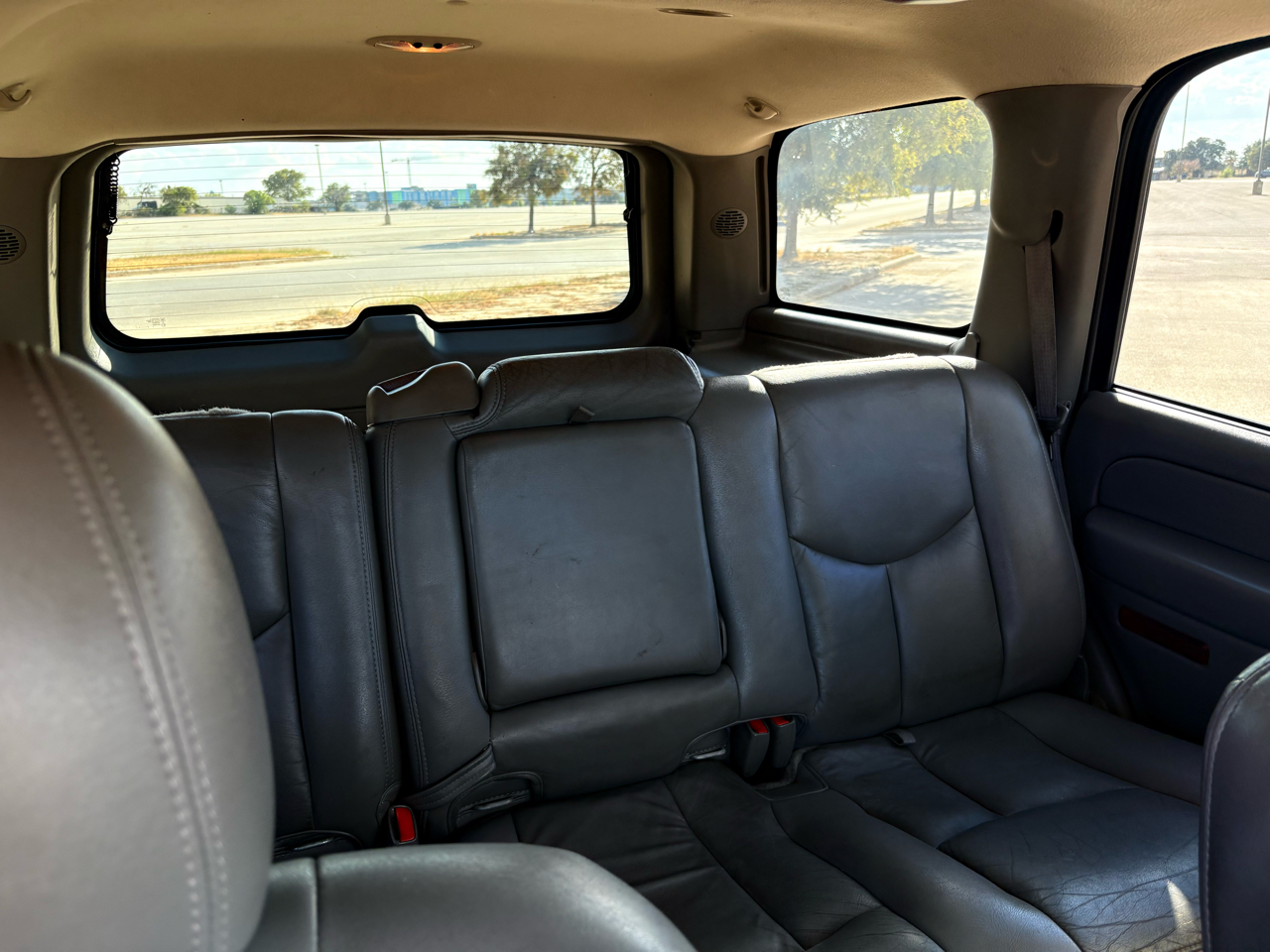 Chevrolet Tahoe 2WD 2004 Chevrolet Tahoe 2WD 2004