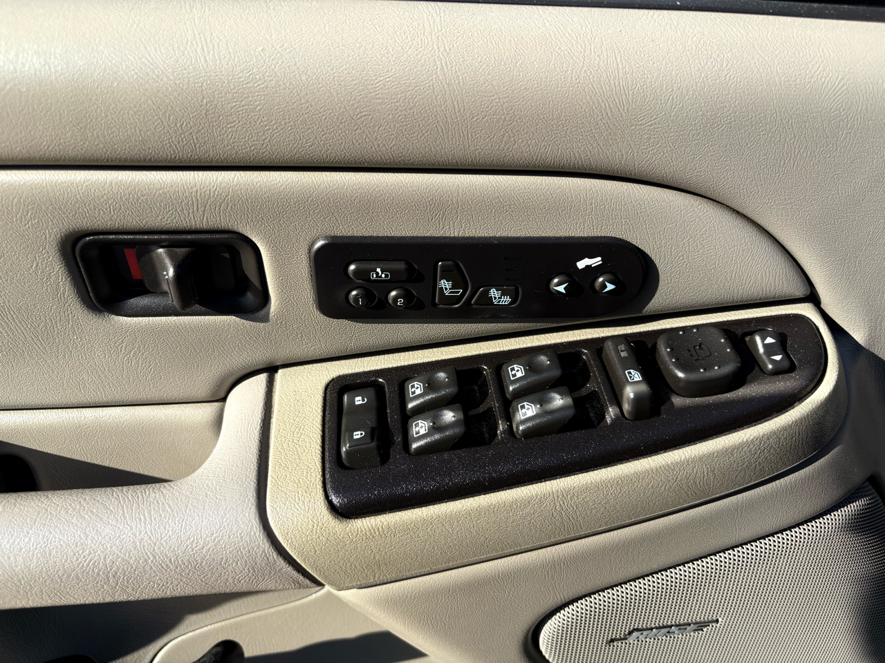 Chevrolet Tahoe 2WD 2004 Chevrolet Tahoe 2WD 2004