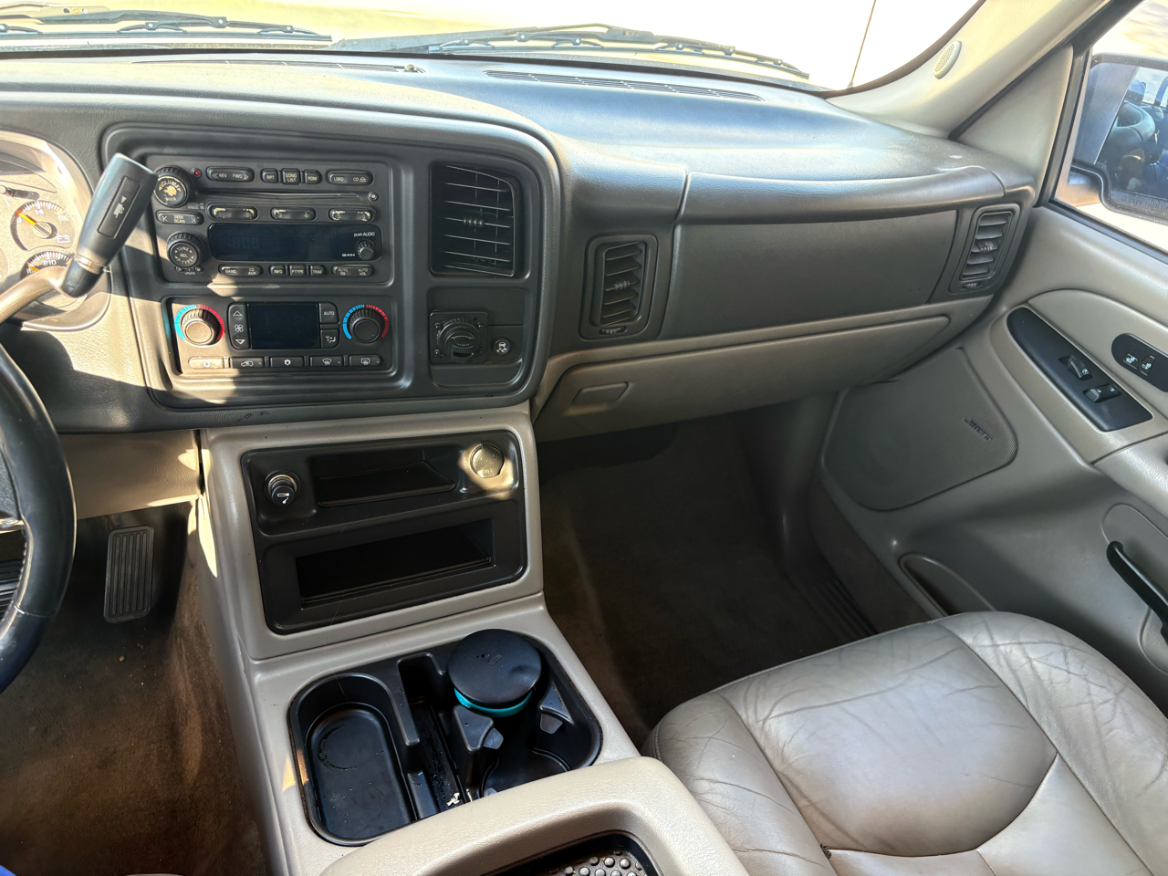 Chevrolet Tahoe 2WD 2004 Chevrolet Tahoe 2WD 2004