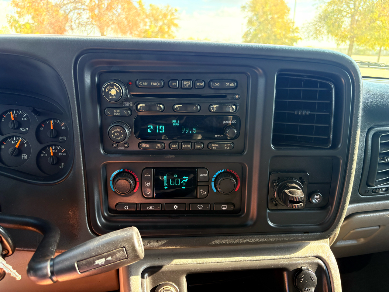 Chevrolet Tahoe 2WD 2004 Chevrolet Tahoe 2WD 2004