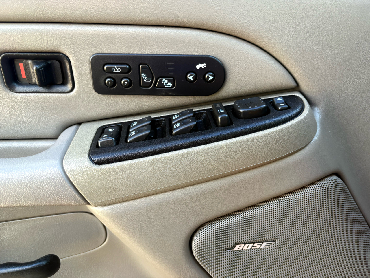 Chevrolet Tahoe 2WD 2004 Chevrolet Tahoe 2WD 2004