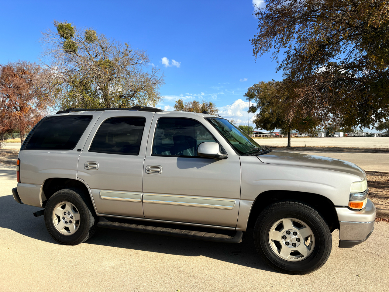 Chevrolet Tahoe 2WD 2004 Chevrolet Tahoe 2WD 2004