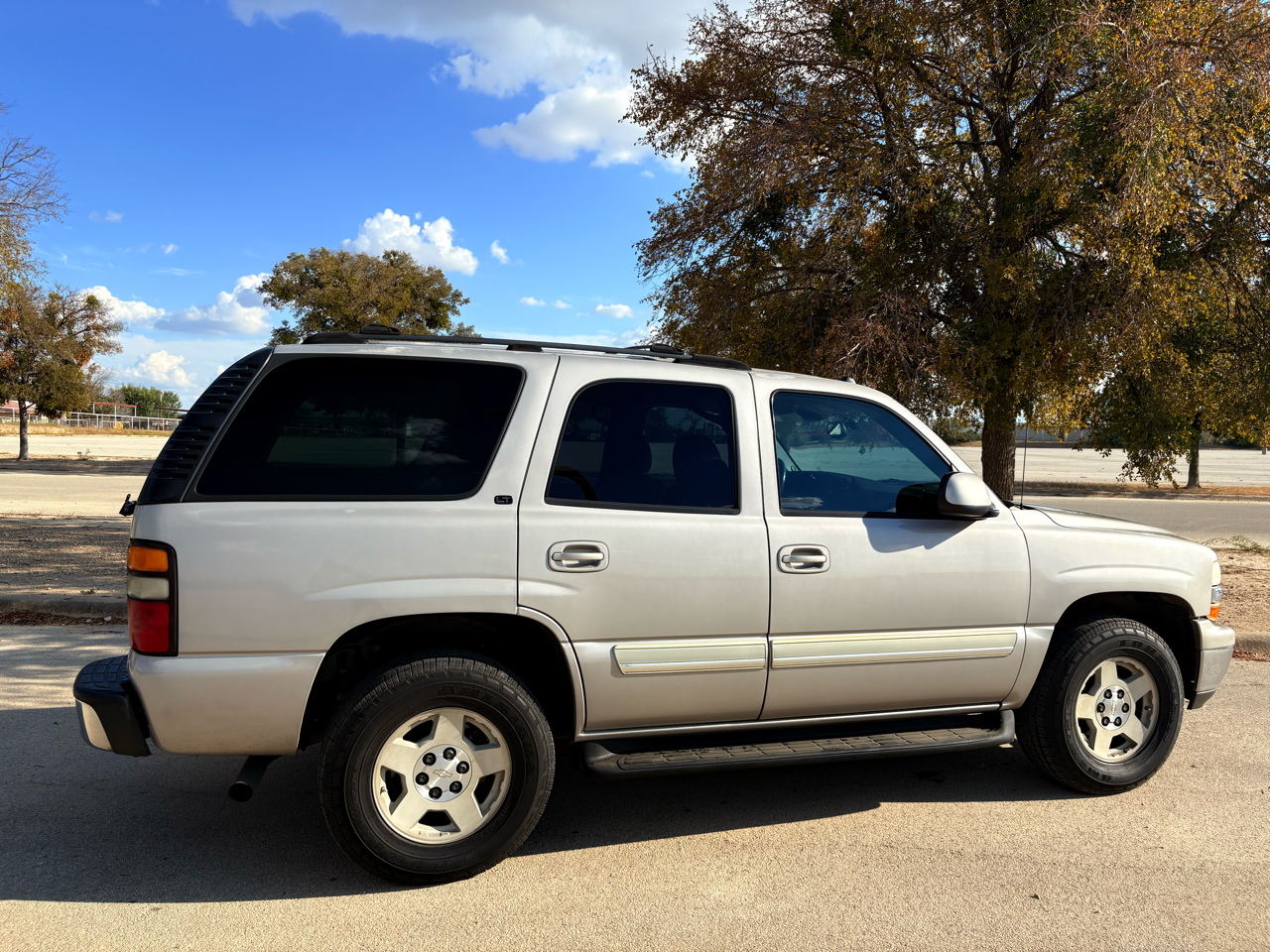 Chevrolet Tahoe 2WD 2004 Chevrolet Tahoe 2WD 2004