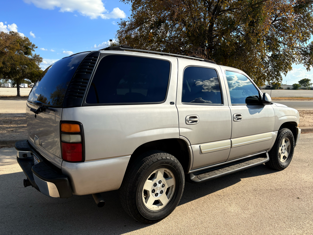 Chevrolet Tahoe 2WD 2004 Chevrolet Tahoe 2WD 2004