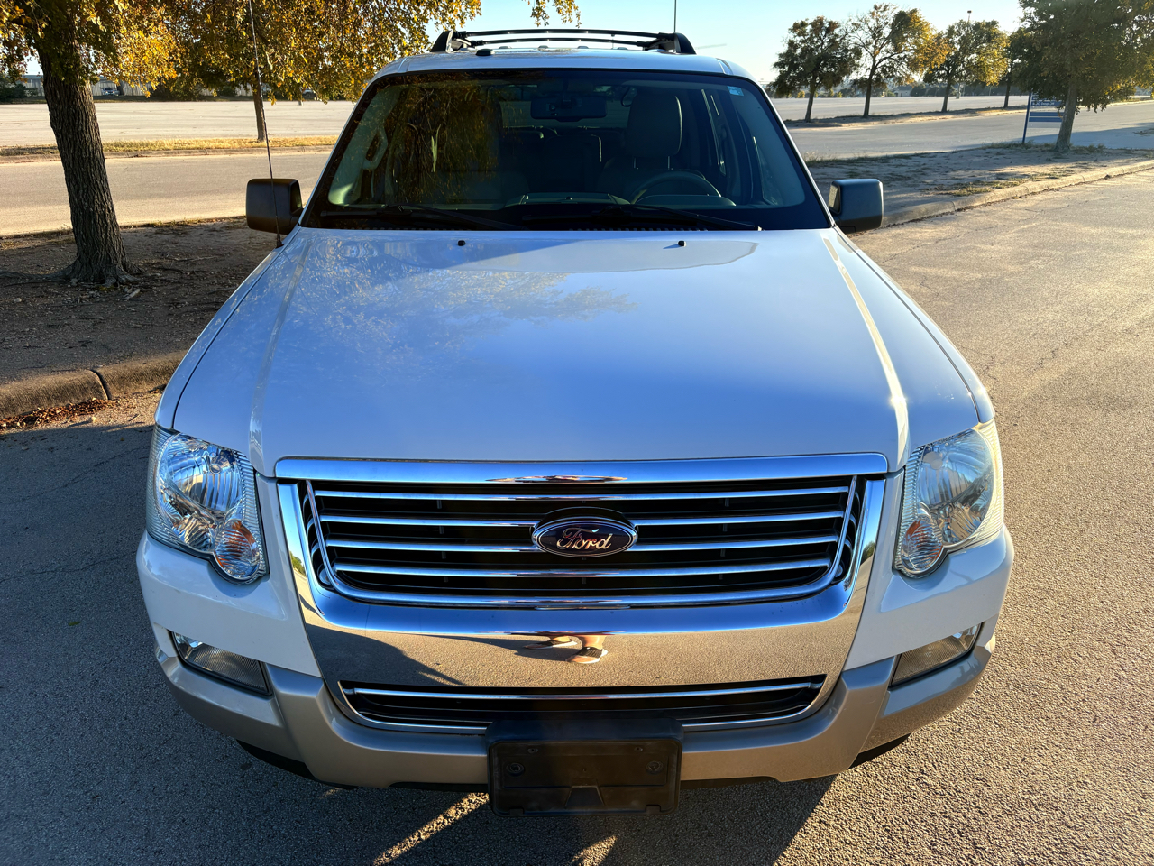 Ford Explorer XLT 4.0L 2WD 2010