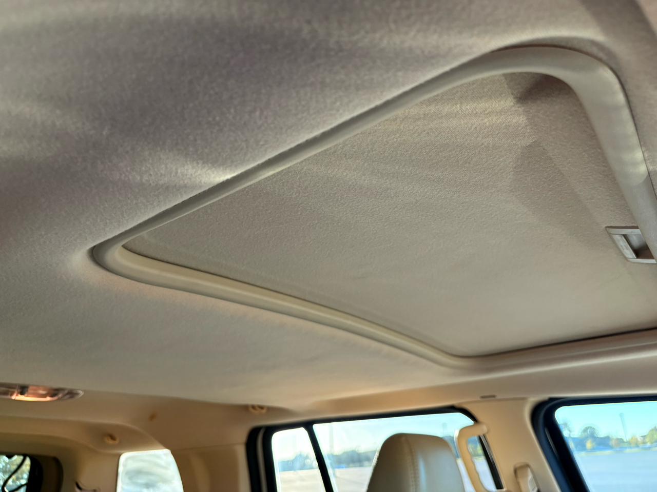 Ford Explorer XLT 4.0L 2WD 2010