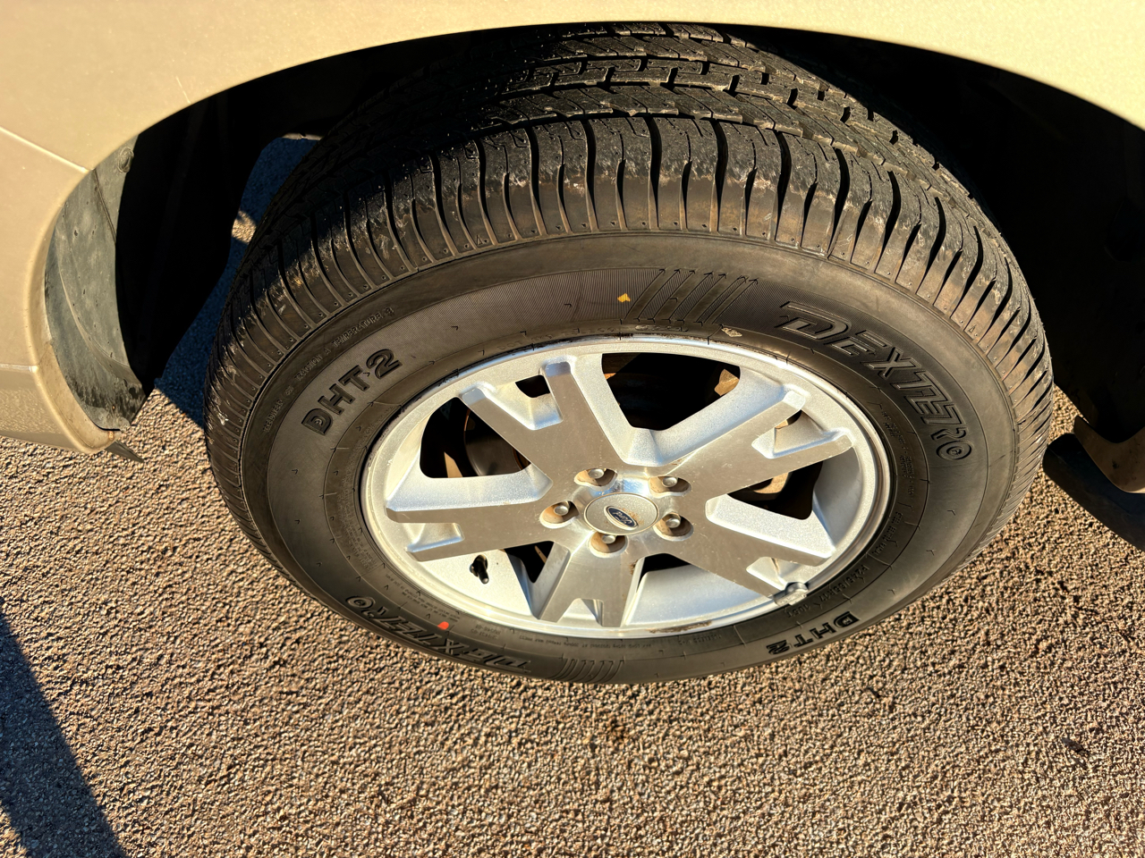 Ford Explorer XLT 4.0L 2WD 2010