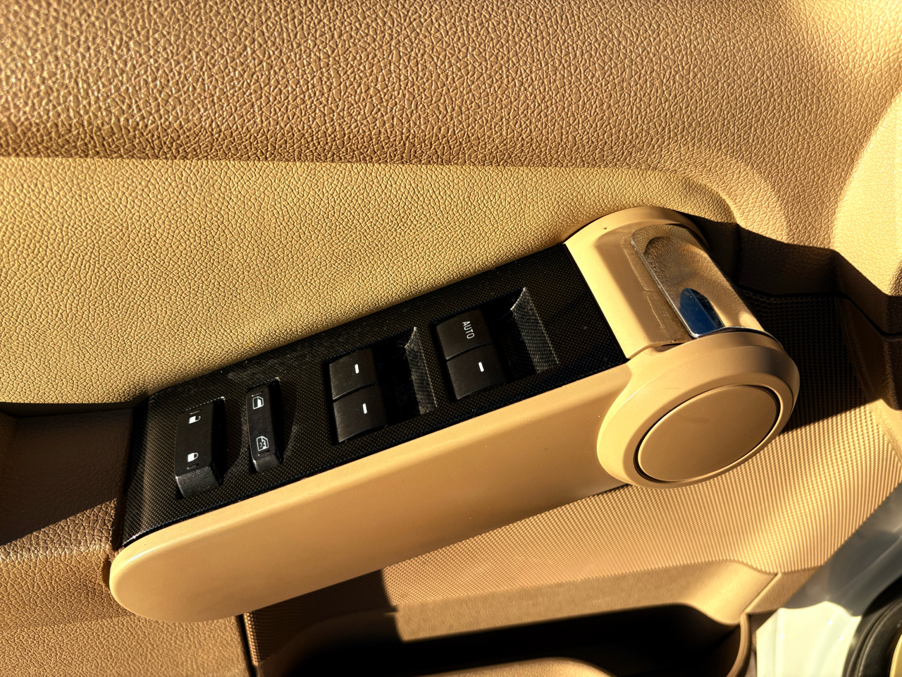 Ford Explorer XLT 4.0L 2WD 2010