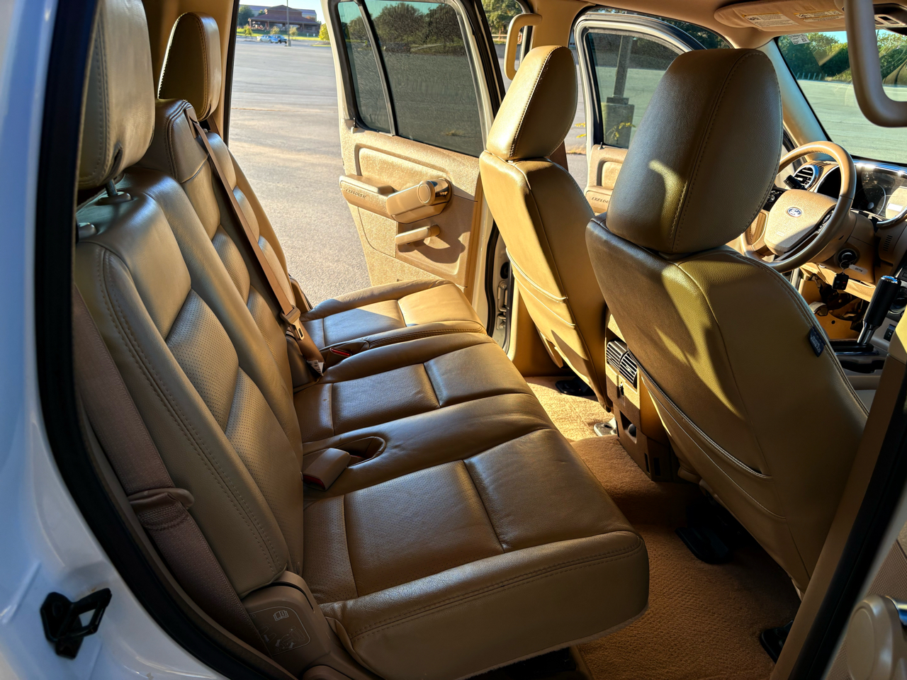 Ford Explorer XLT 4.0L 2WD 2010