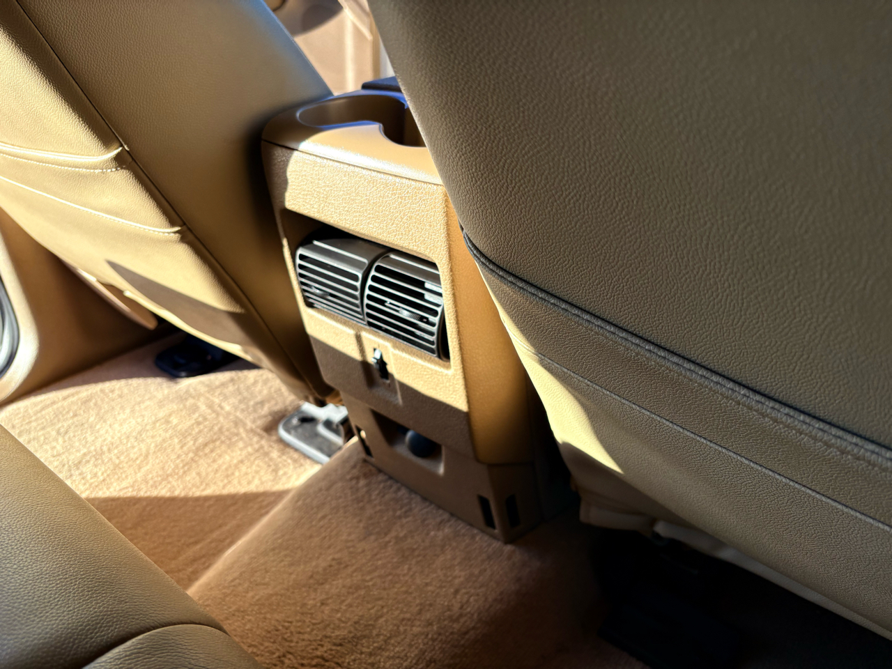 Ford Explorer XLT 4.0L 2WD 2010