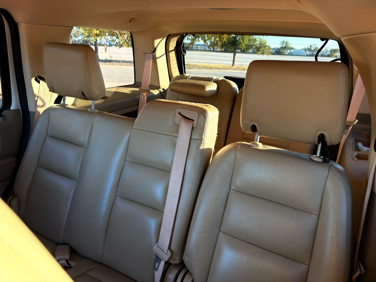 Ford Explorer XLT 4.0L 2WD 2010