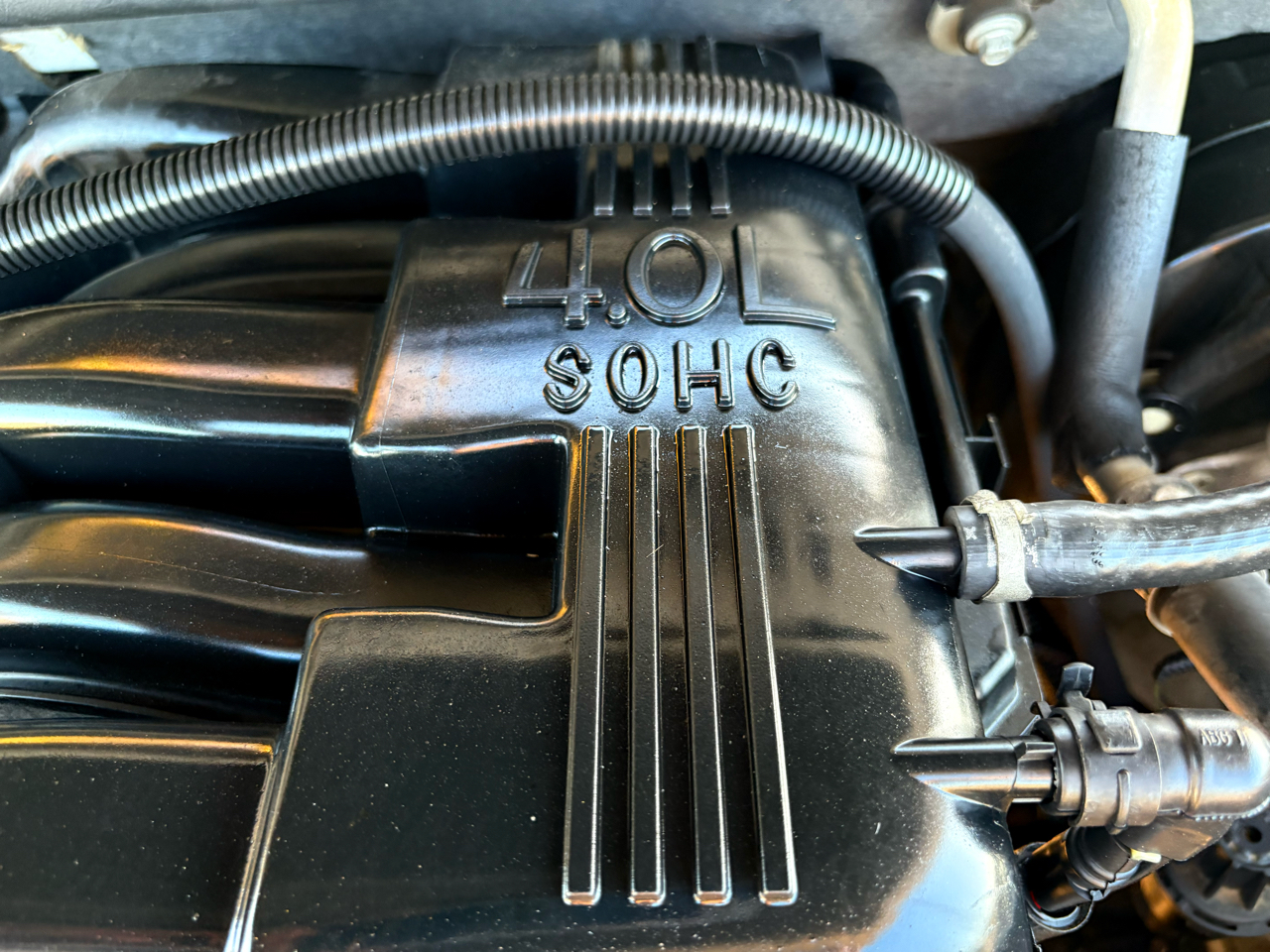 Ford Explorer XLT 4.0L 2WD 2010