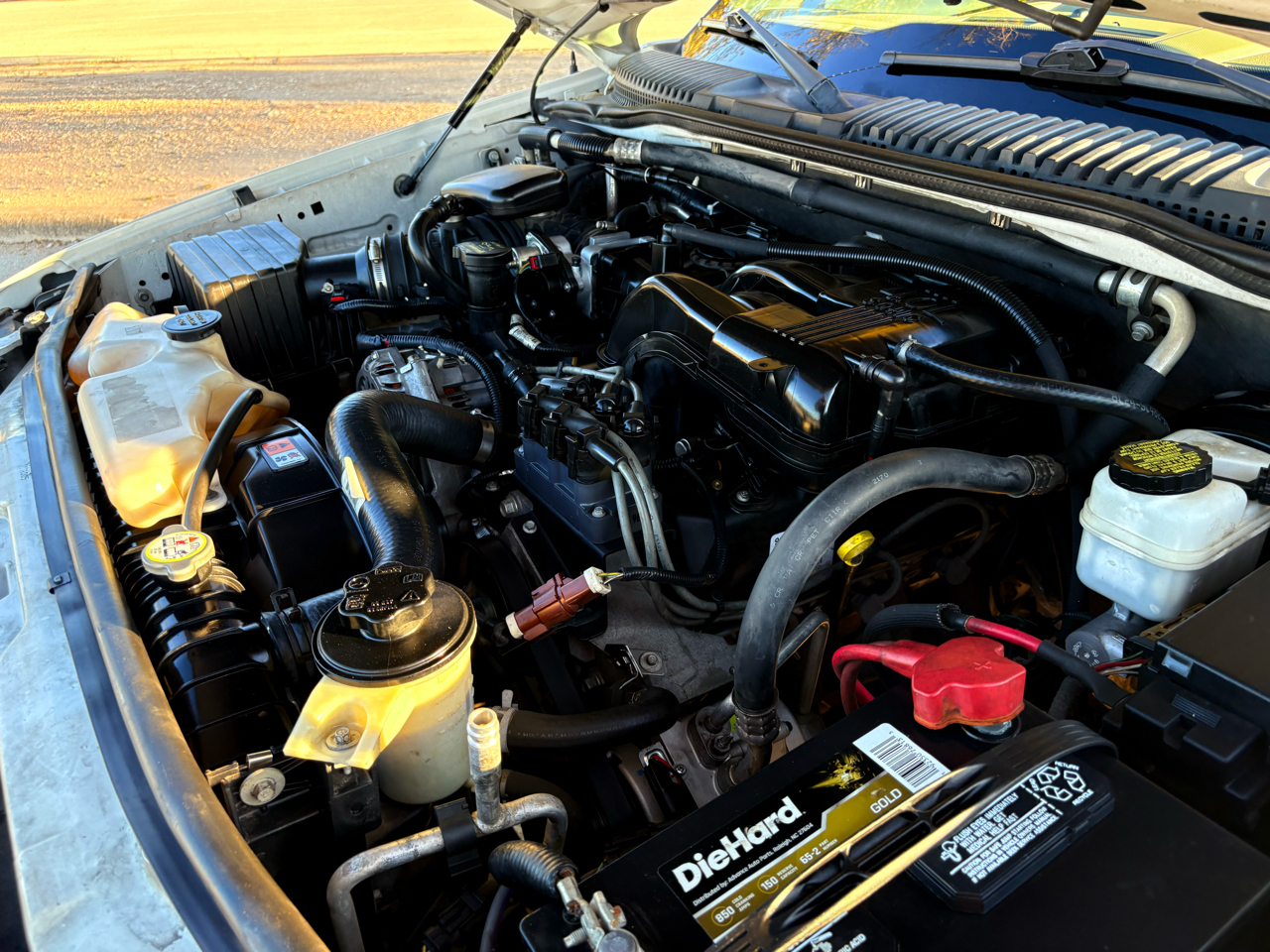 Ford Explorer XLT 4.0L 2WD 2010