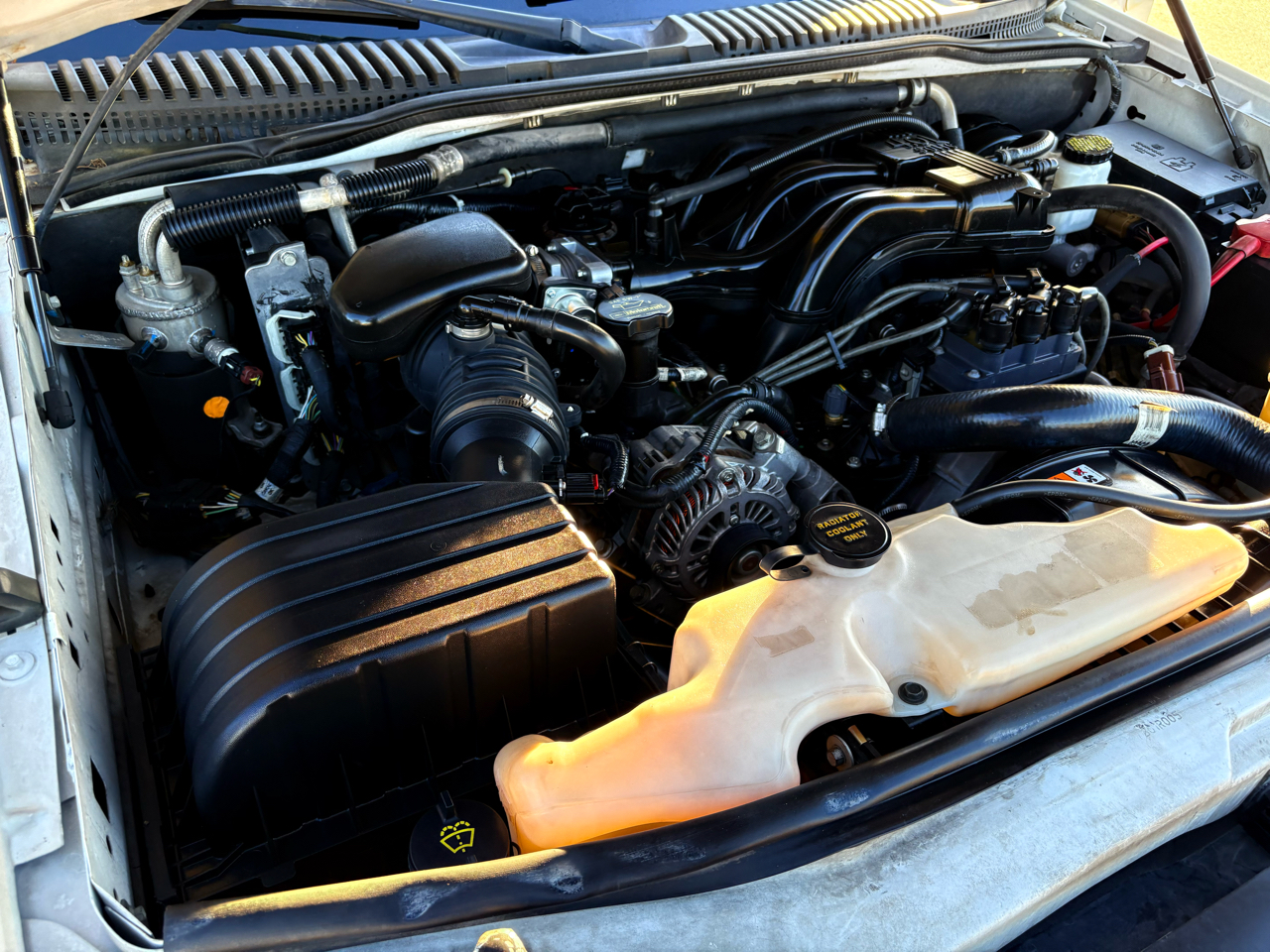 Ford Explorer XLT 4.0L 2WD 2010