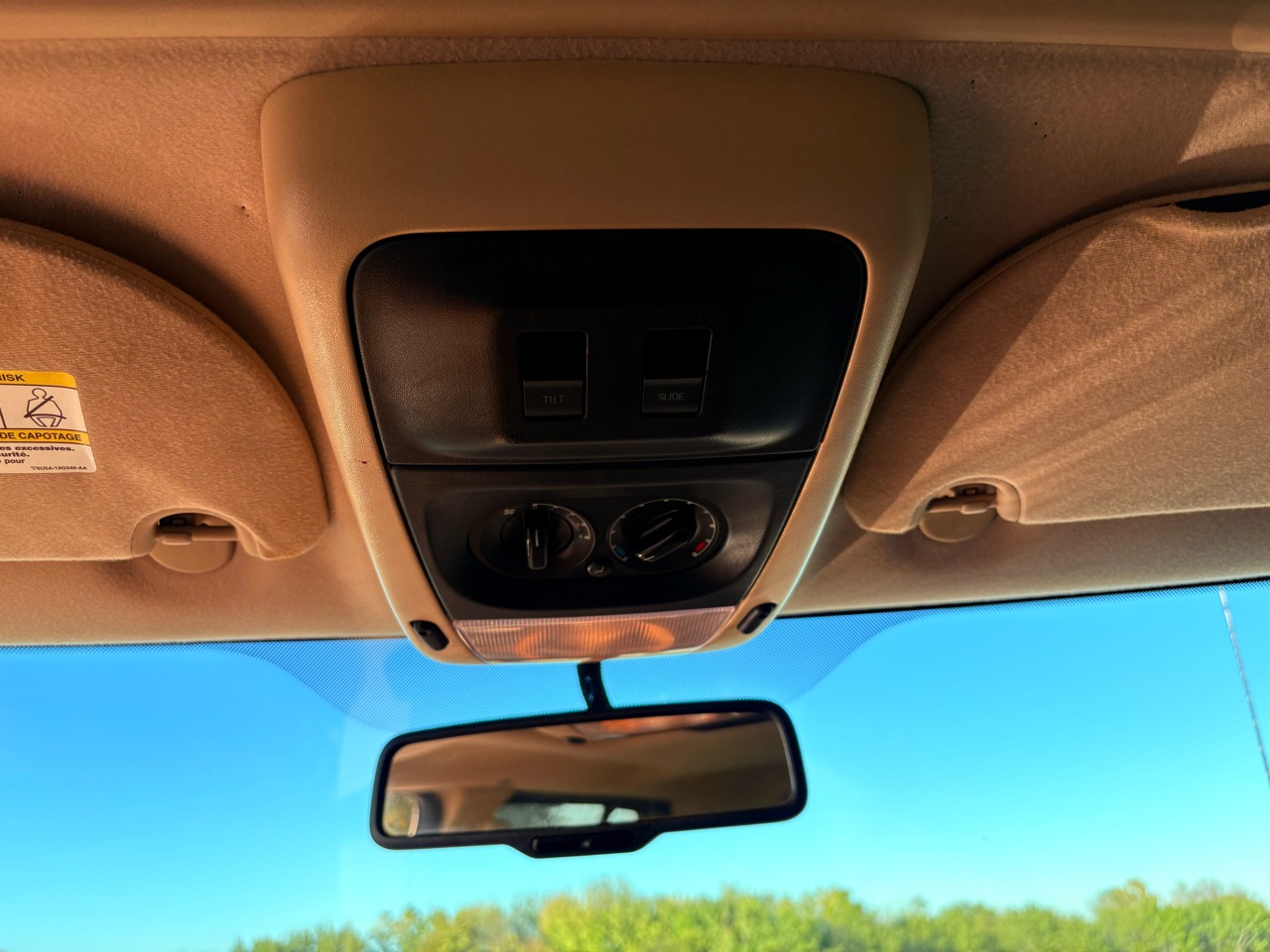 Ford Explorer XLT 4.0L 2WD 2010