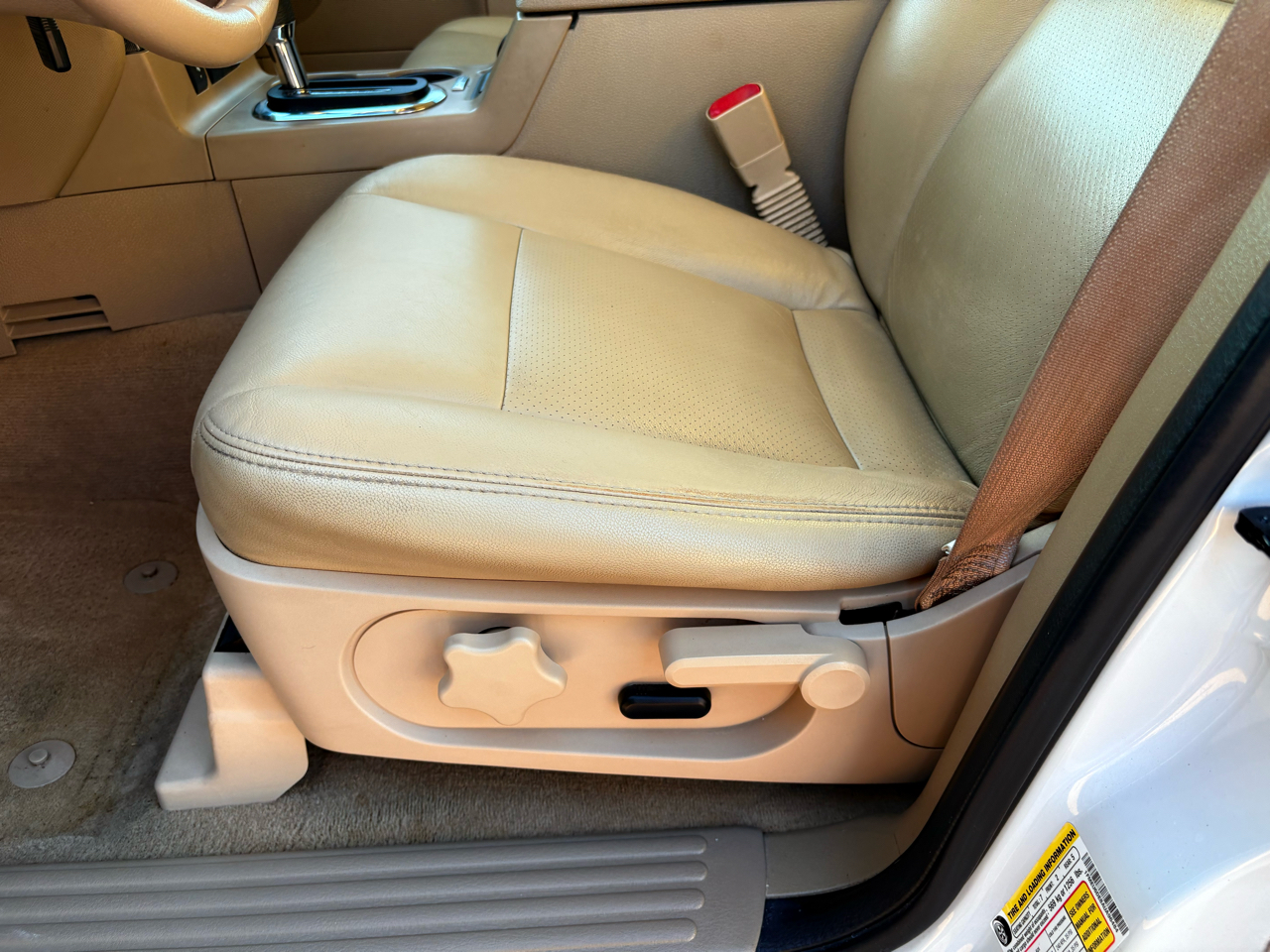 Ford Explorer XLT 4.0L 2WD 2010