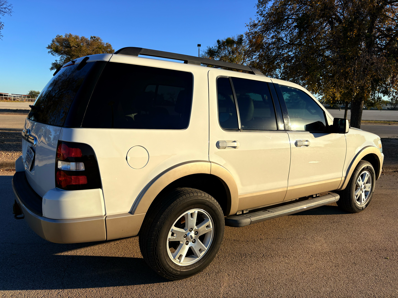 Ford Explorer XLT 4.0L 2WD 2010