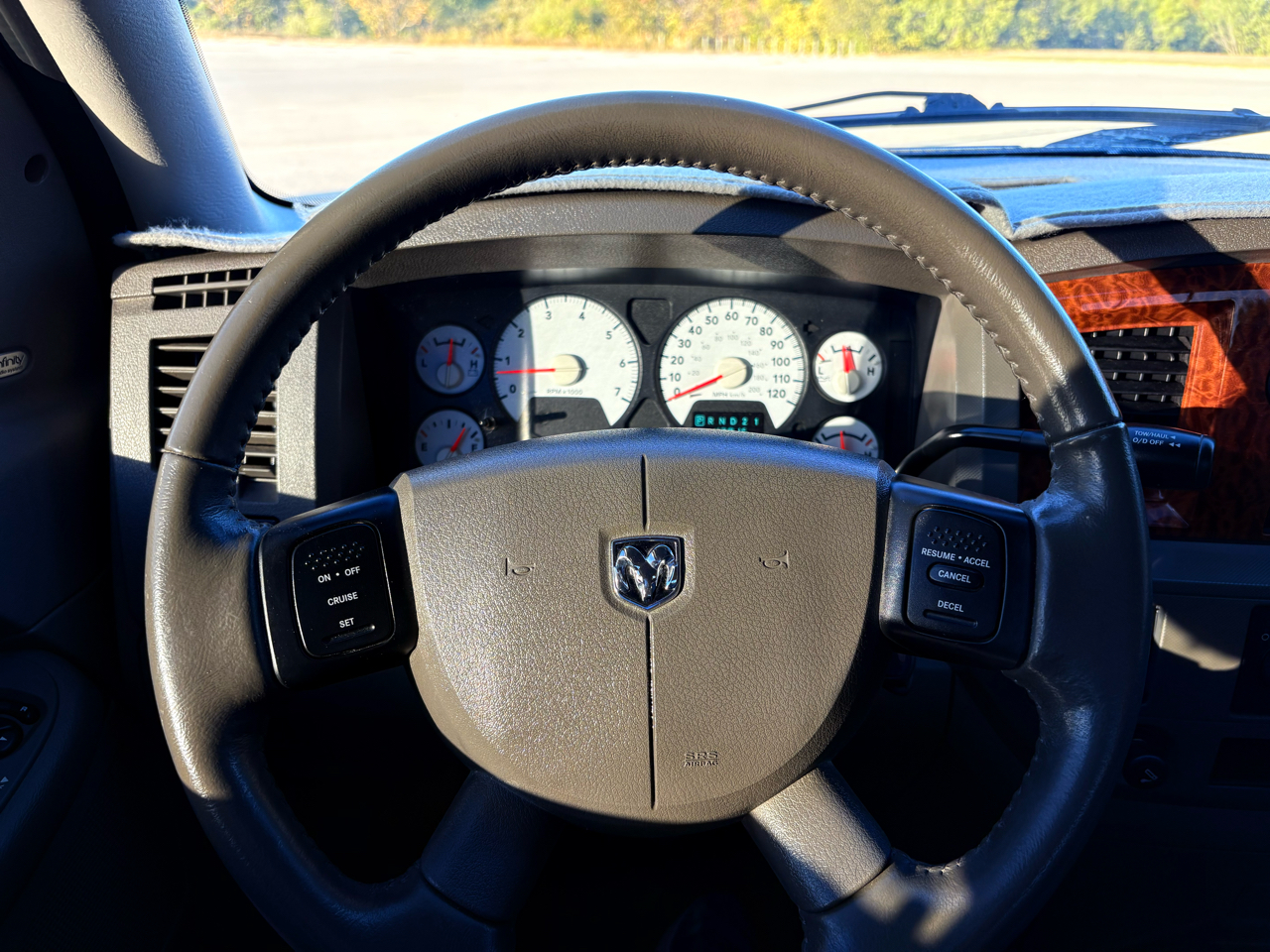 2006 Dodge Ram SLT photo 2