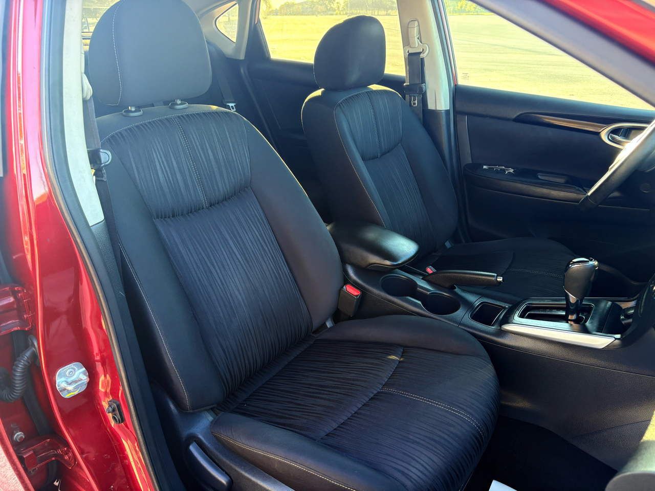 2018 Nissan Sentra SV photo 4