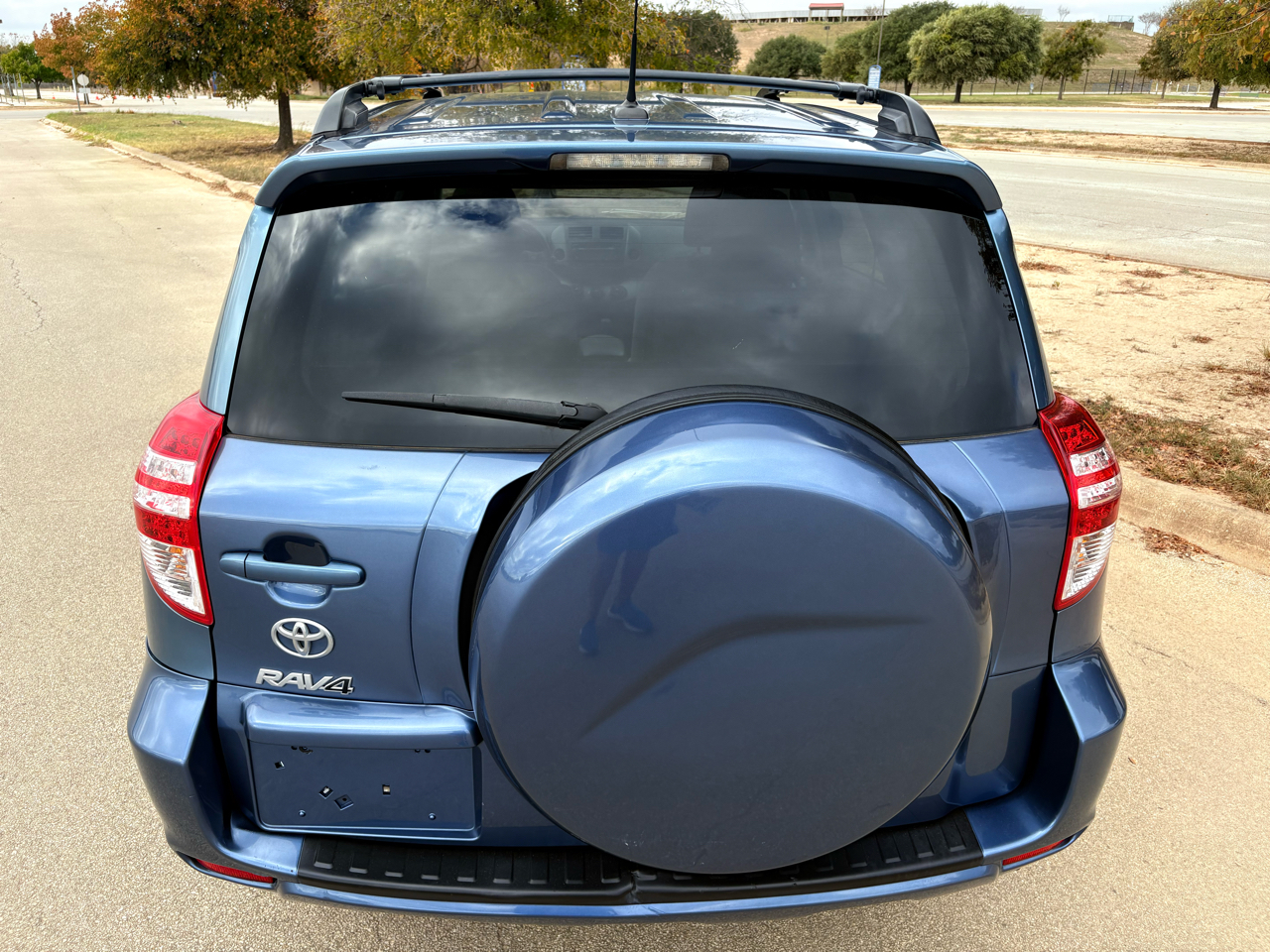 2012 Toyota RAV4 Base photo 2