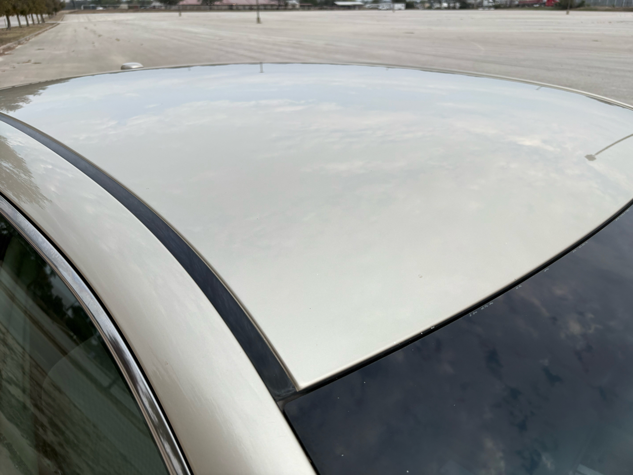 2011 Toyota Camry LE photo 2