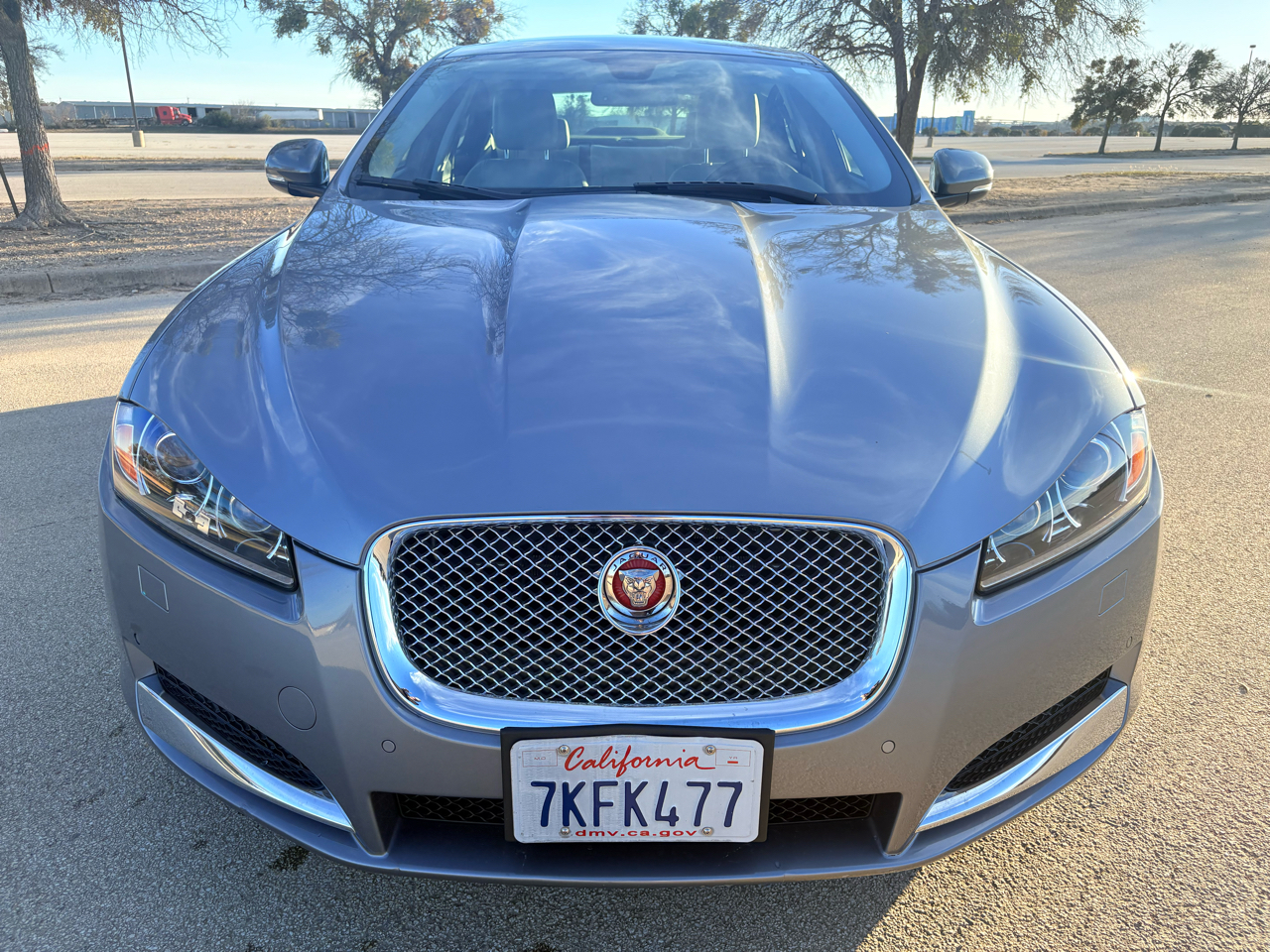 Jaguar XF 4dr Sdn I4 T Premium RWD 2015