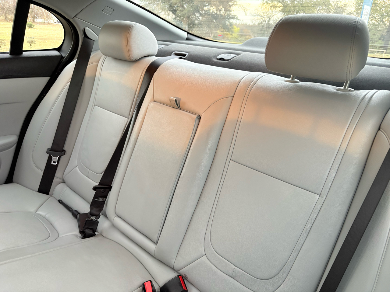 Jaguar XF 4dr Sdn I4 T Premium RWD 2015