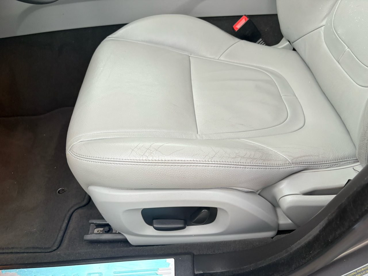 Jaguar XF 4dr Sdn I4 T Premium RWD 2015