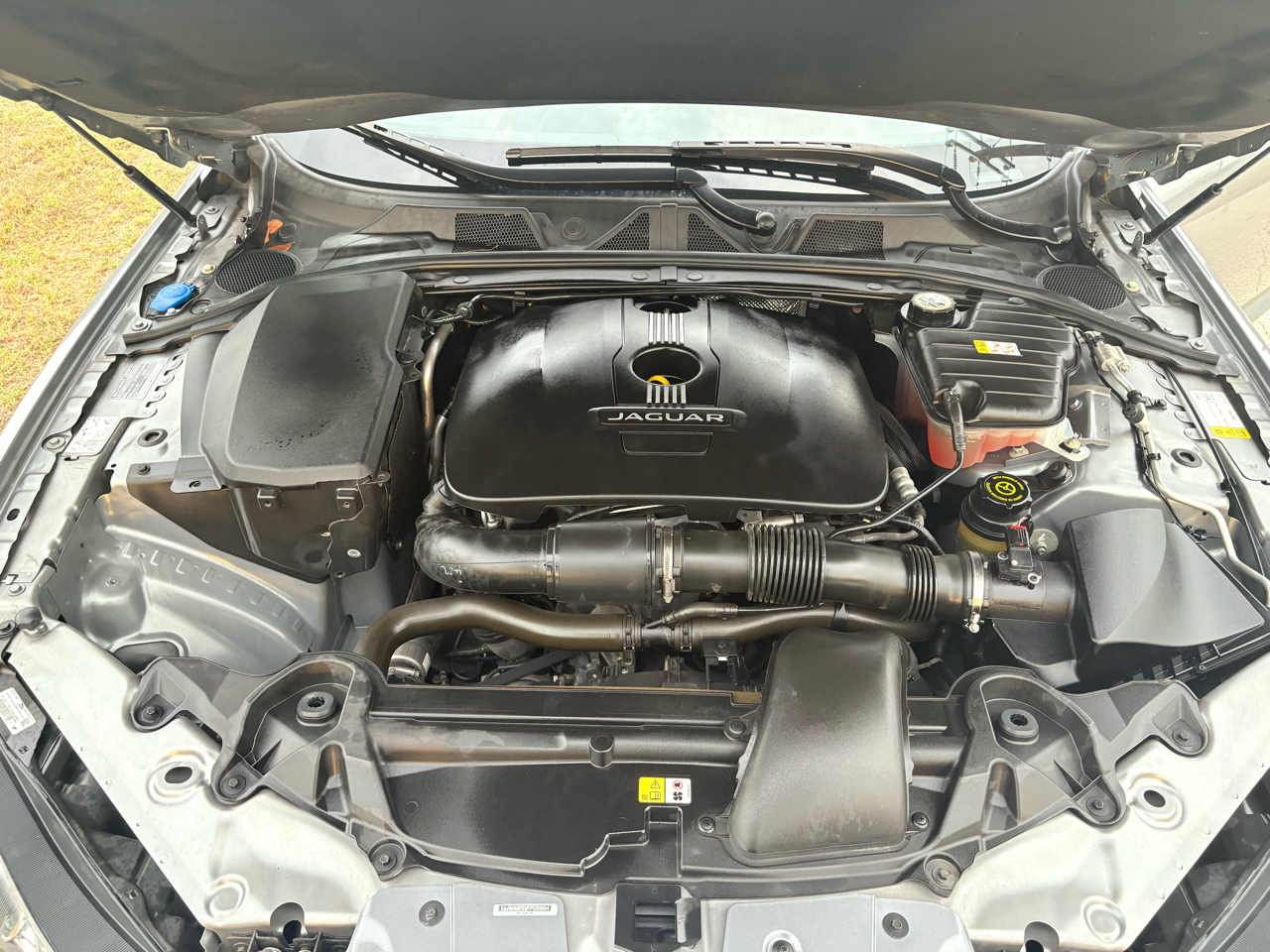 Jaguar XF 4dr Sdn I4 T Premium RWD 2015