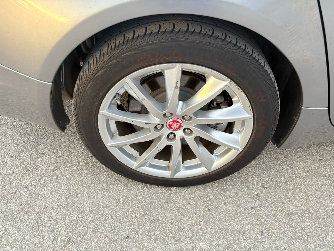 Jaguar XF 4dr Sdn I4 T Premium RWD 2015