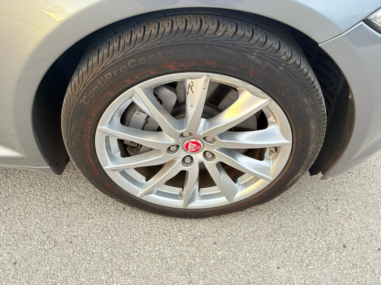 Jaguar XF 4dr Sdn I4 T Premium RWD 2015