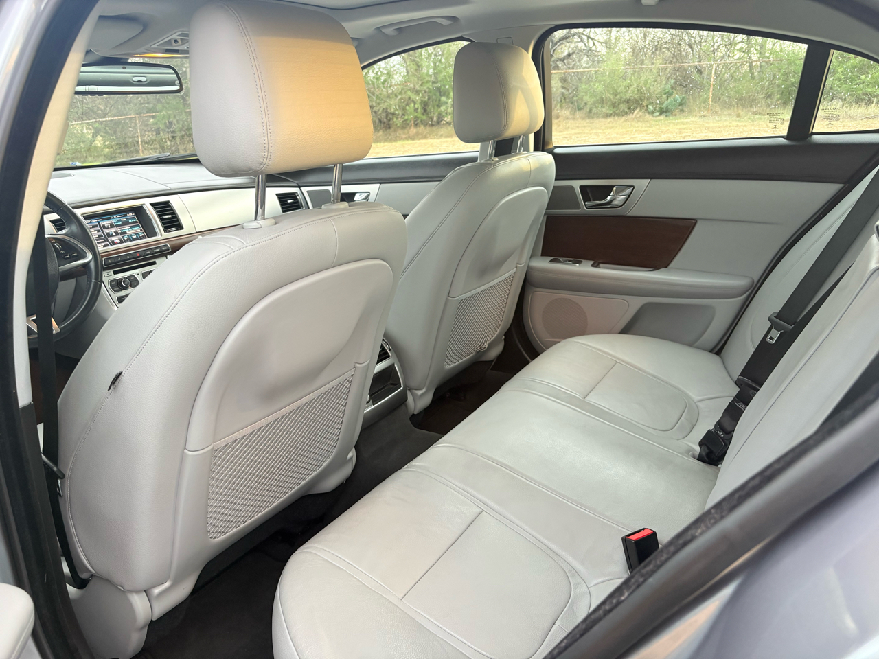 Jaguar XF 4dr Sdn I4 T Premium RWD 2015