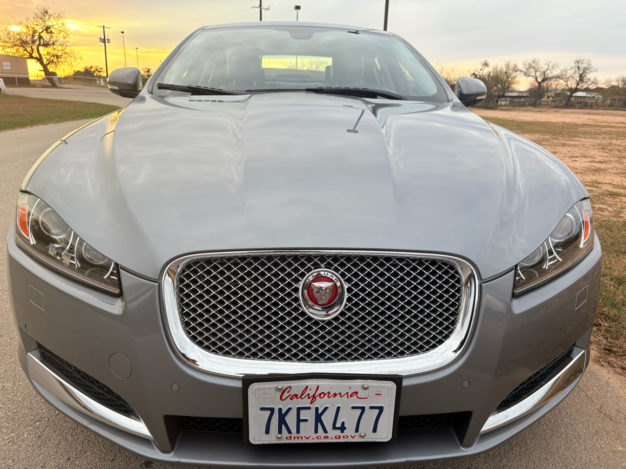 Jaguar XF 4dr Sdn I4 T Premium RWD 2015